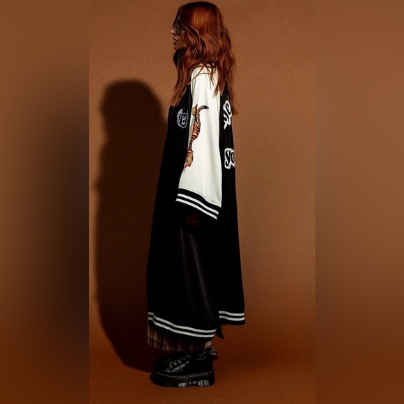 Dressed in LALA Take Up Space Kimono Bomber in Black. With Tiger graphic. NWT. - Picture 2 of 14